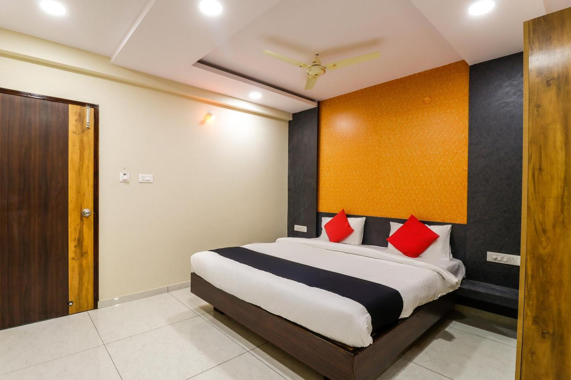 Hotel Capital O N R Residency Yelahanka Exterior foto